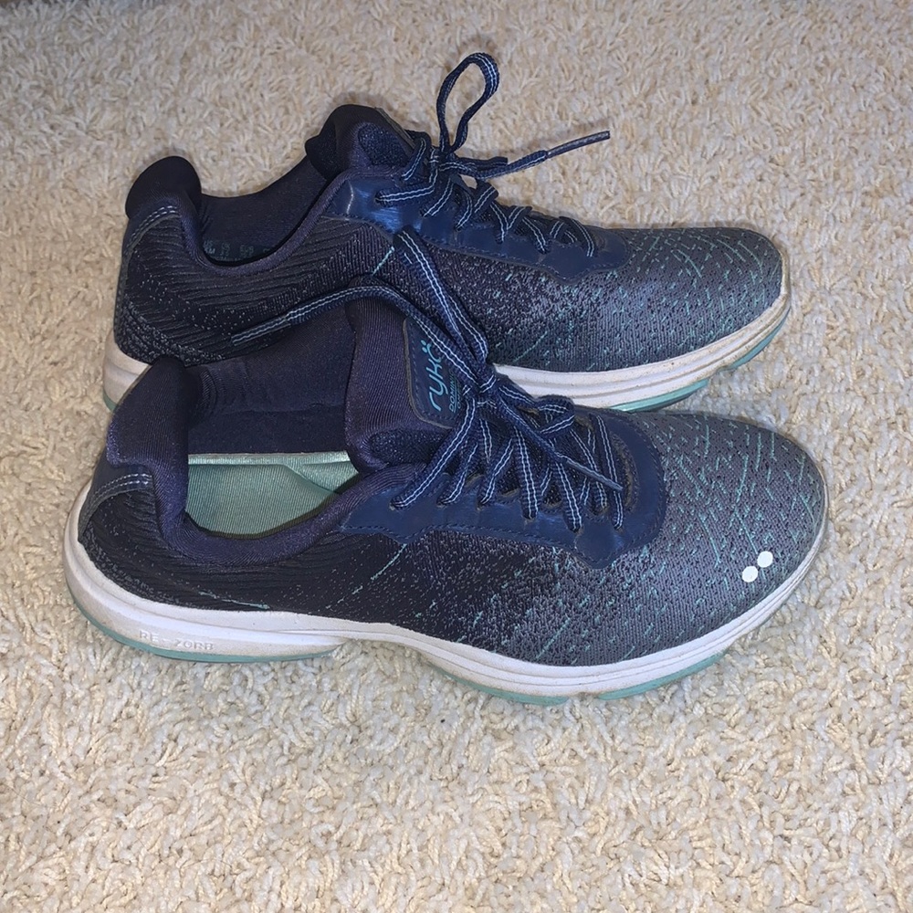 Ryka tennis shoes